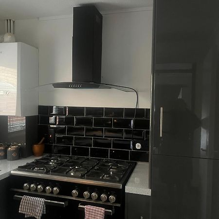 Queenomega'S Home Stay London Ngoại thất bức ảnh