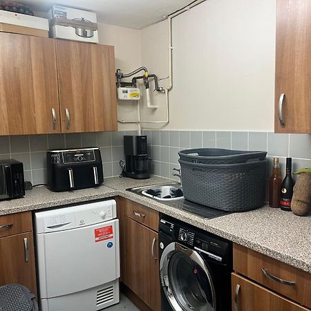 Queenomega'S Home Stay London Ngoại thất bức ảnh
