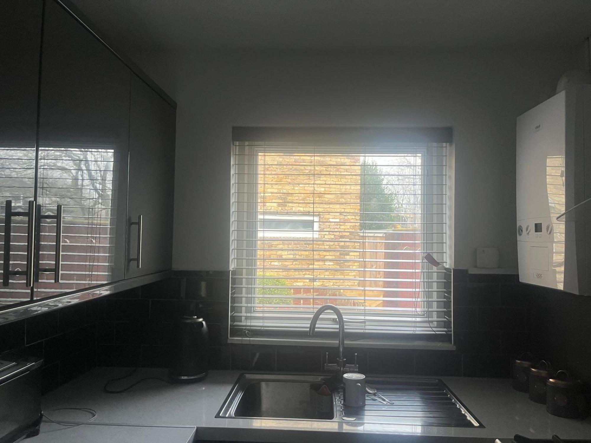 Queenomega'S Home Stay London Ngoại thất bức ảnh
